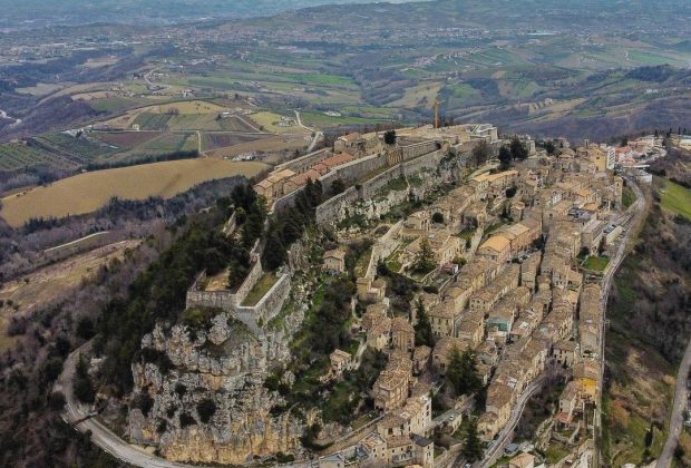 🏰Fortezza di Civitella del Tronto 🔴La Fortezza Spagnola più Grande d’Italia🟡
